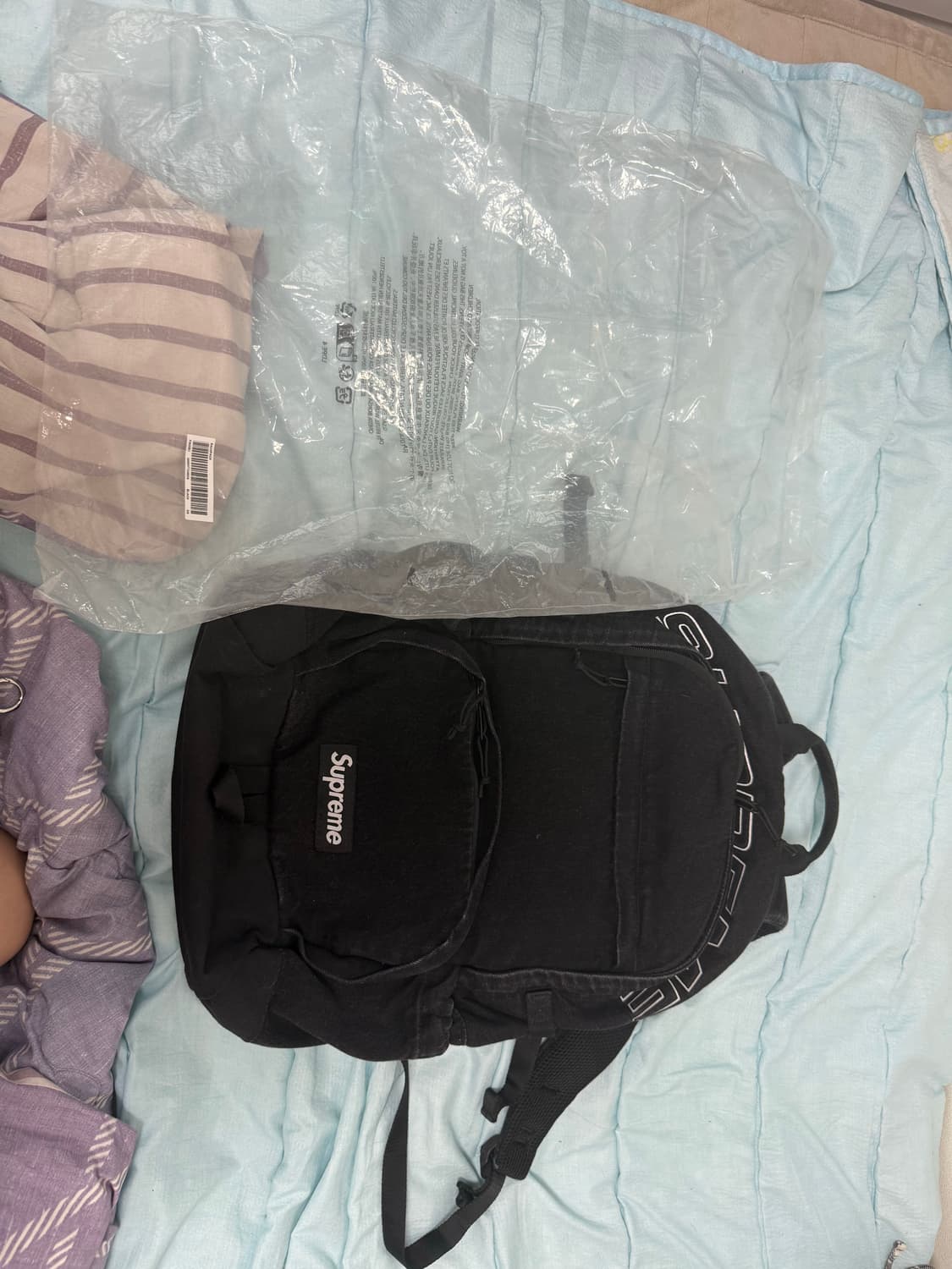 25fw 슈프림 백팩 블랙 상품이미지1