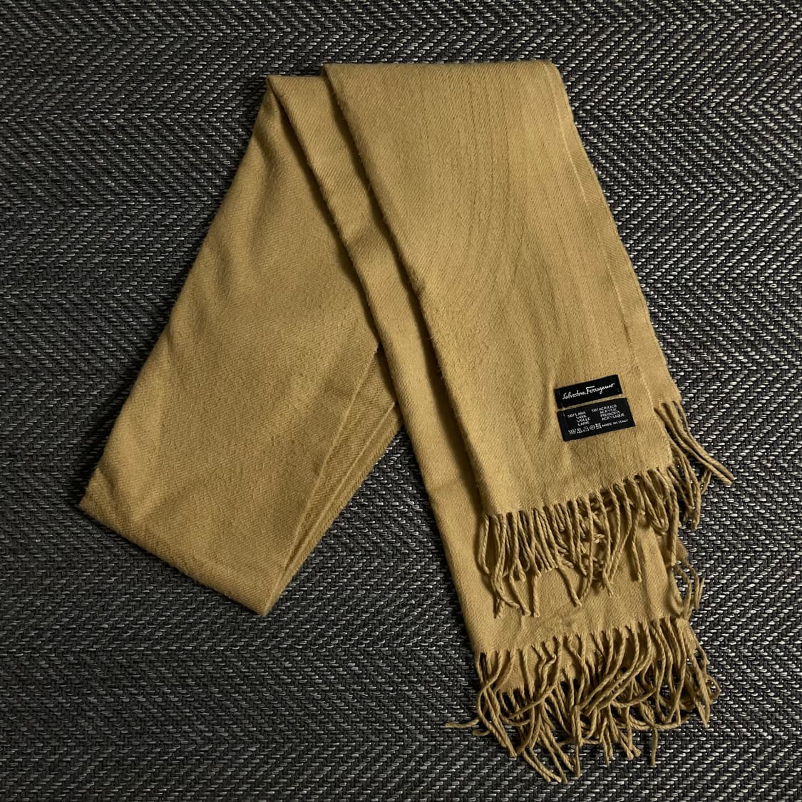 페레가모 아카이브 라나 울 미니멀 머플러y 3176 상품이미지2