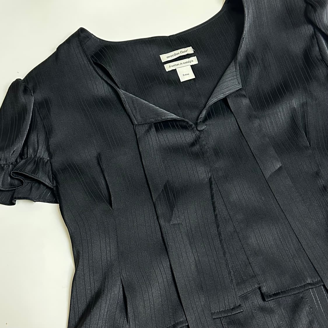 오버듀플레어 자카드 크롭 블라우스 블랙  상품이미지5