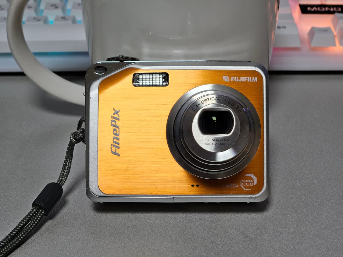 후지필름 파인픽스 v10 오렌지 디카 상품이미지1