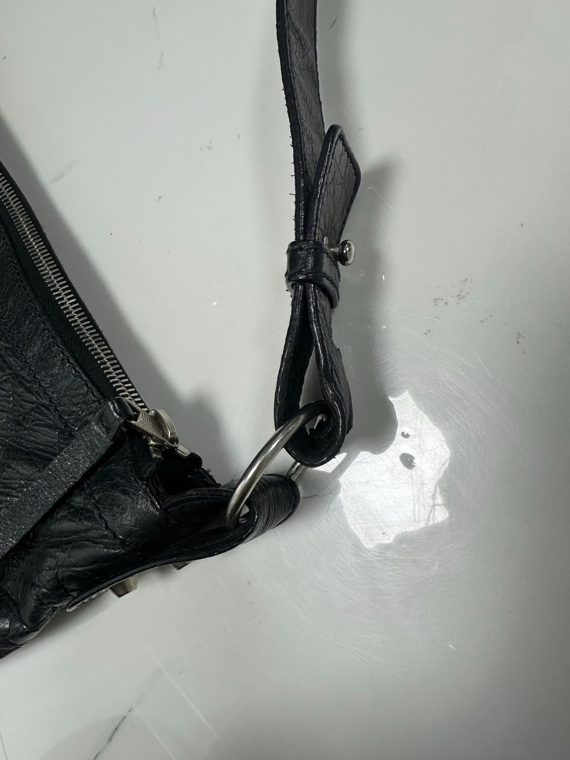 [A+ 정품] 발렌시아가 커리어 모터백  상품이미지5