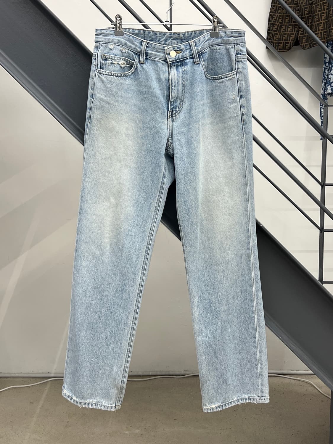 솔리드옴므 디스트레드 라이트 데님 팬츠 상품이미지1