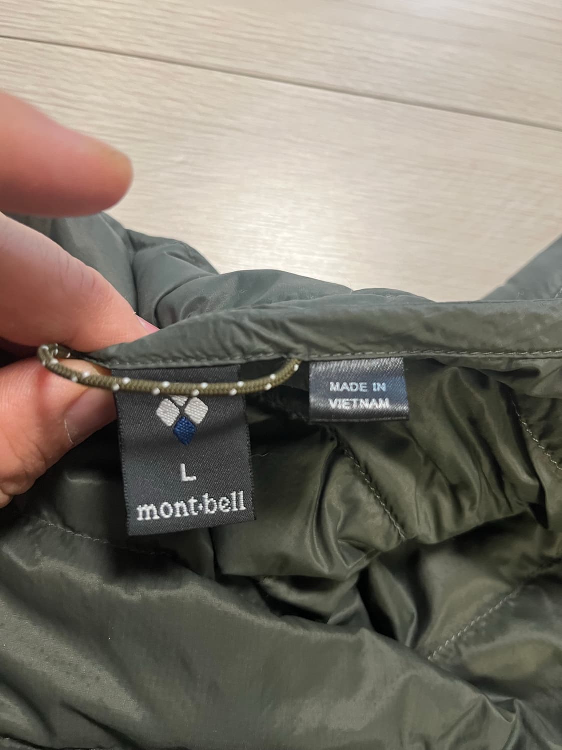 몽벨 경량패딩 남성 L 사이즈 올리브색 상품이미지2