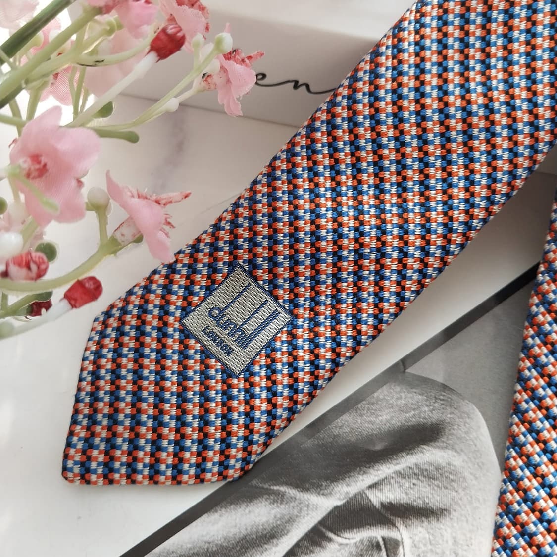 던힐 실크 레드 마이크로 체크 넥타이 9.1cm A+등급 K1654
 상품이미지5