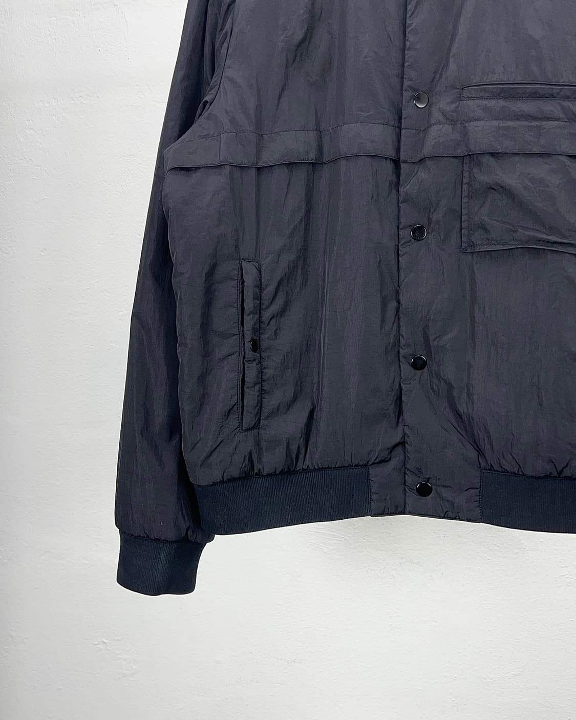 티바이 알렉산더 왕 블랙 나일론 유틸리티 봄버 자켓 상품이미지4