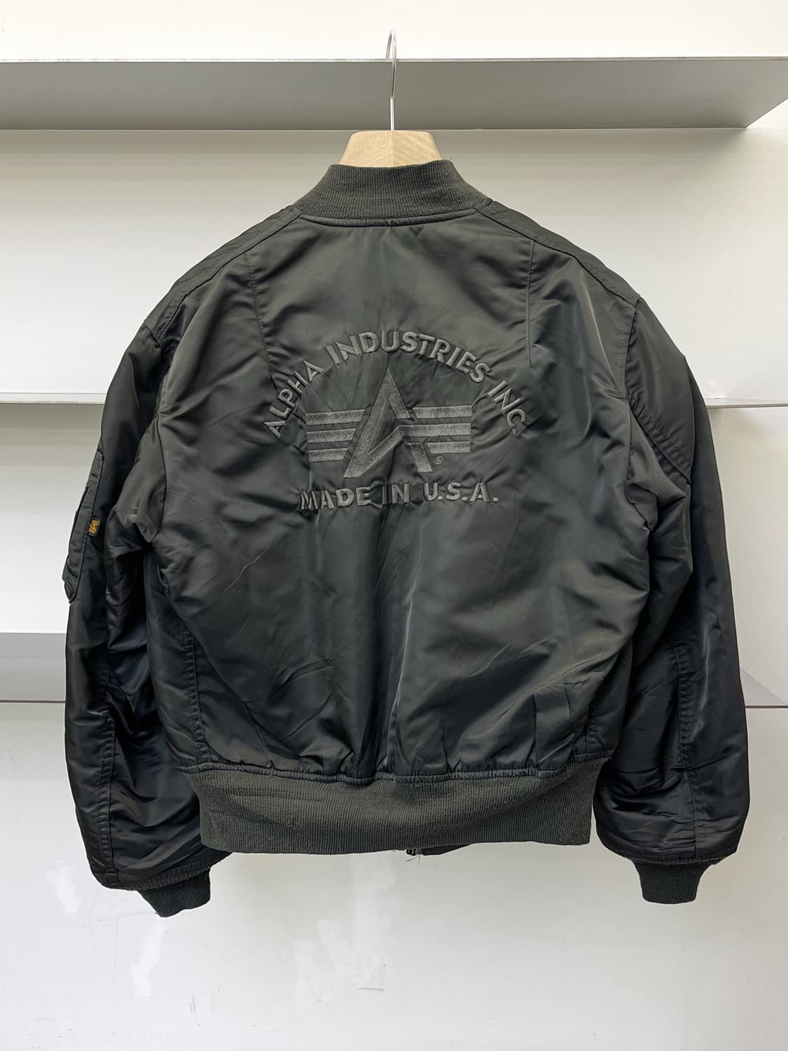 알파 인더스트리 U.S.A.F 플라이트 Ma-1 자켓 상품이미지1