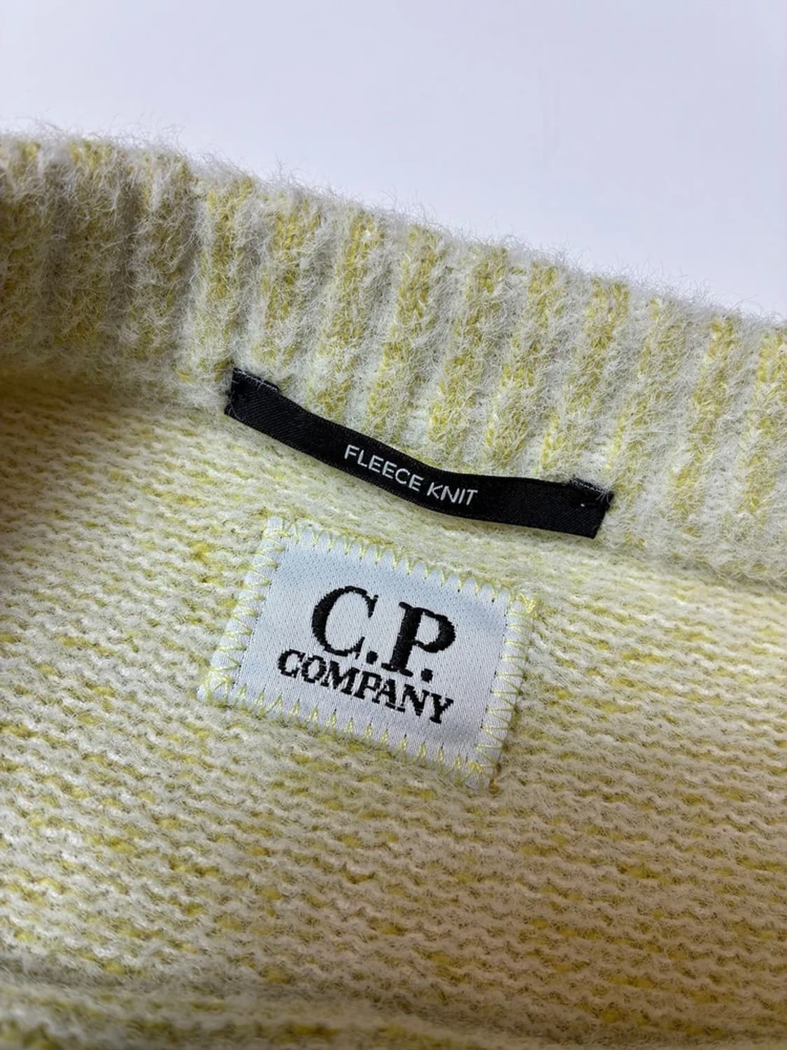 CP컴퍼니 램스울 아플리케 플리스 렌즈 스웨터 PN8446 상품이미지7