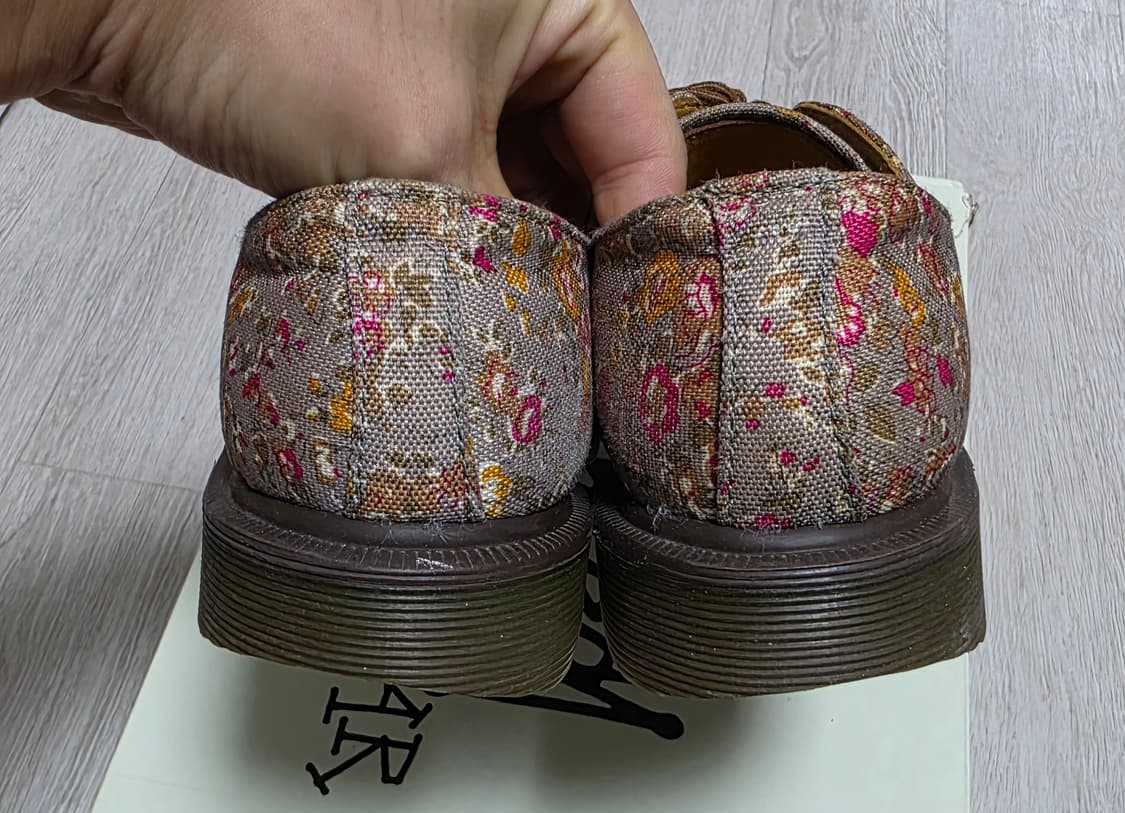 닥터마틴 플로랄 패턴 3홀슈즈 225 상품이미지5