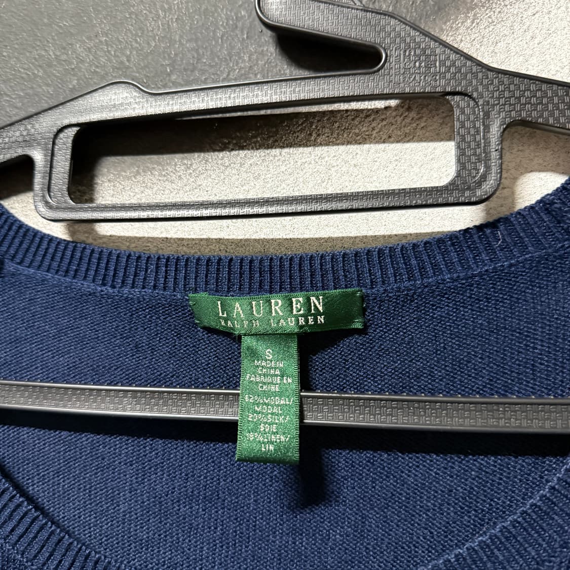 폴로 랄프로렌 실크 혼방 금장 버튼 디테일 긴팔 니트 상품이미지3