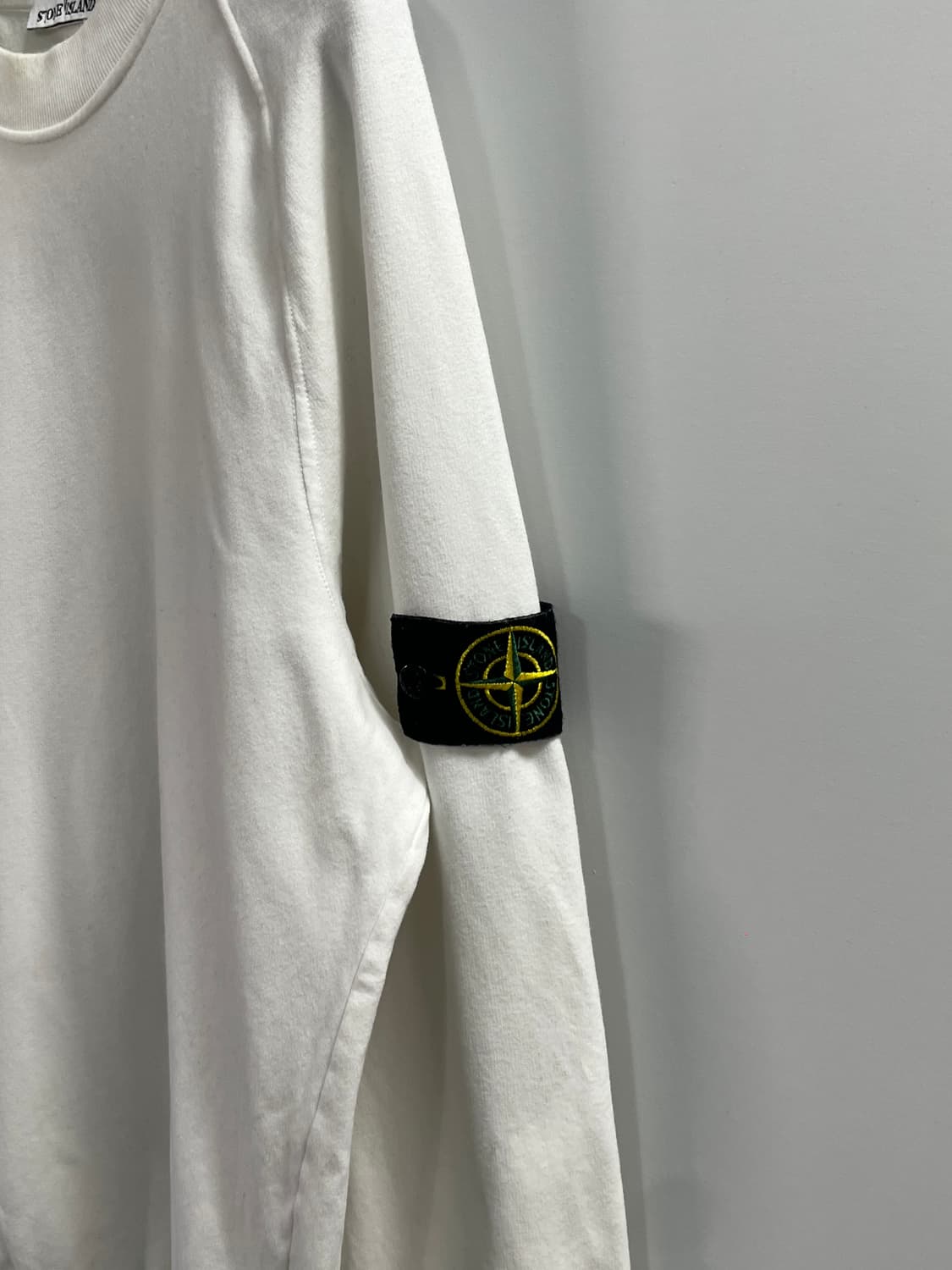 스톤아일랜드 와펜 맨투맨 (on.130) 상품이미지4