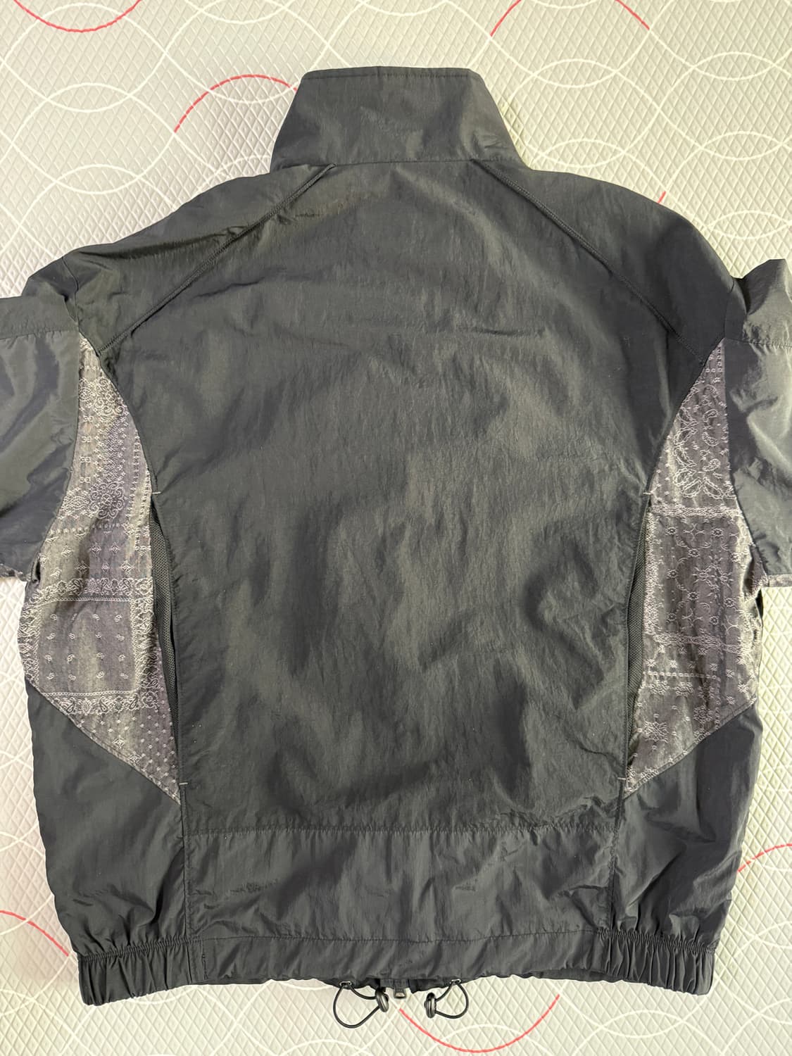 폴리테루 트랙 점퍼 페이즐리 패치드 블랙 상품이미지3