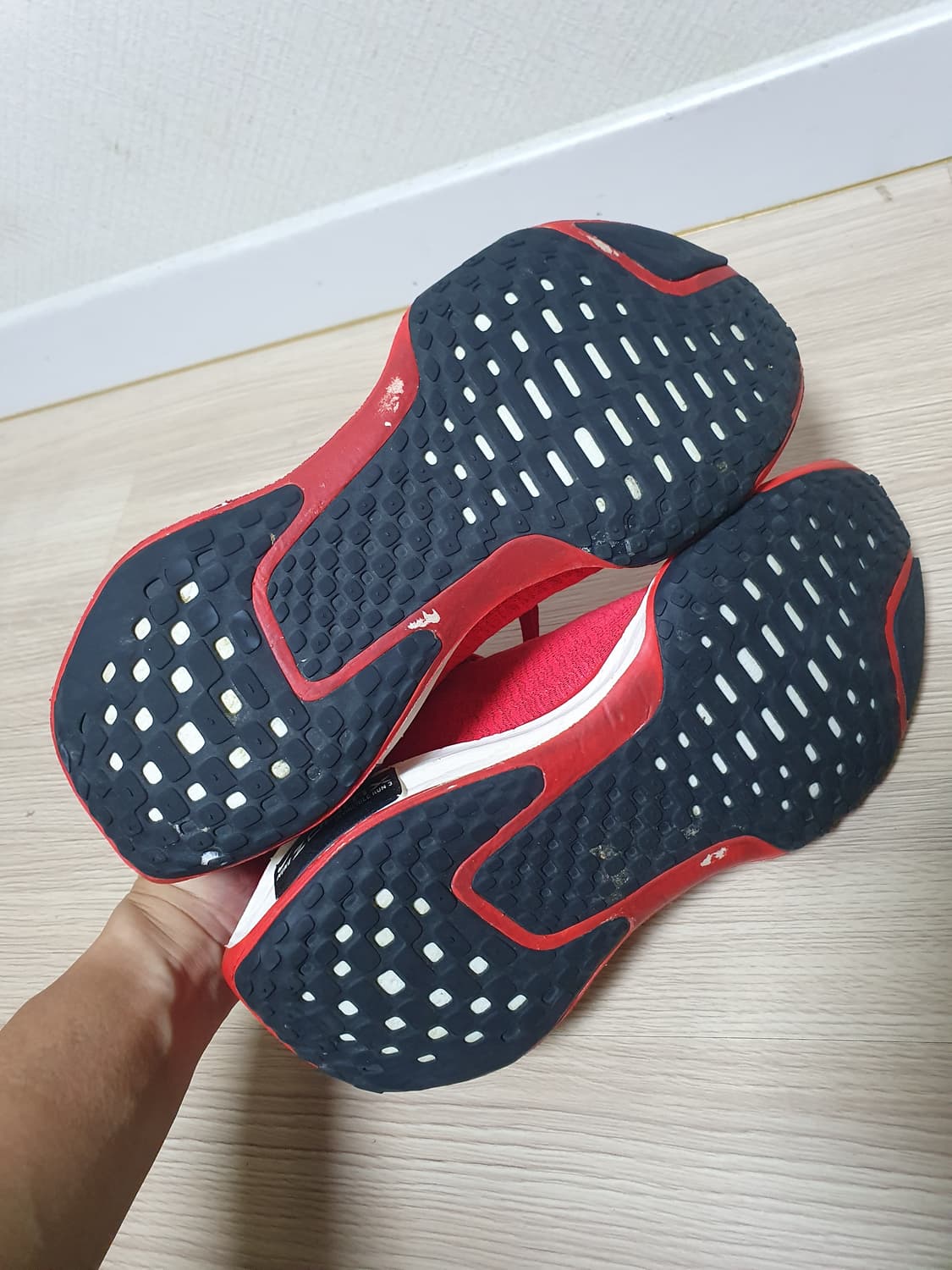 나이키 인빈서블 런 3 레드 운동화 285 상품이미지7