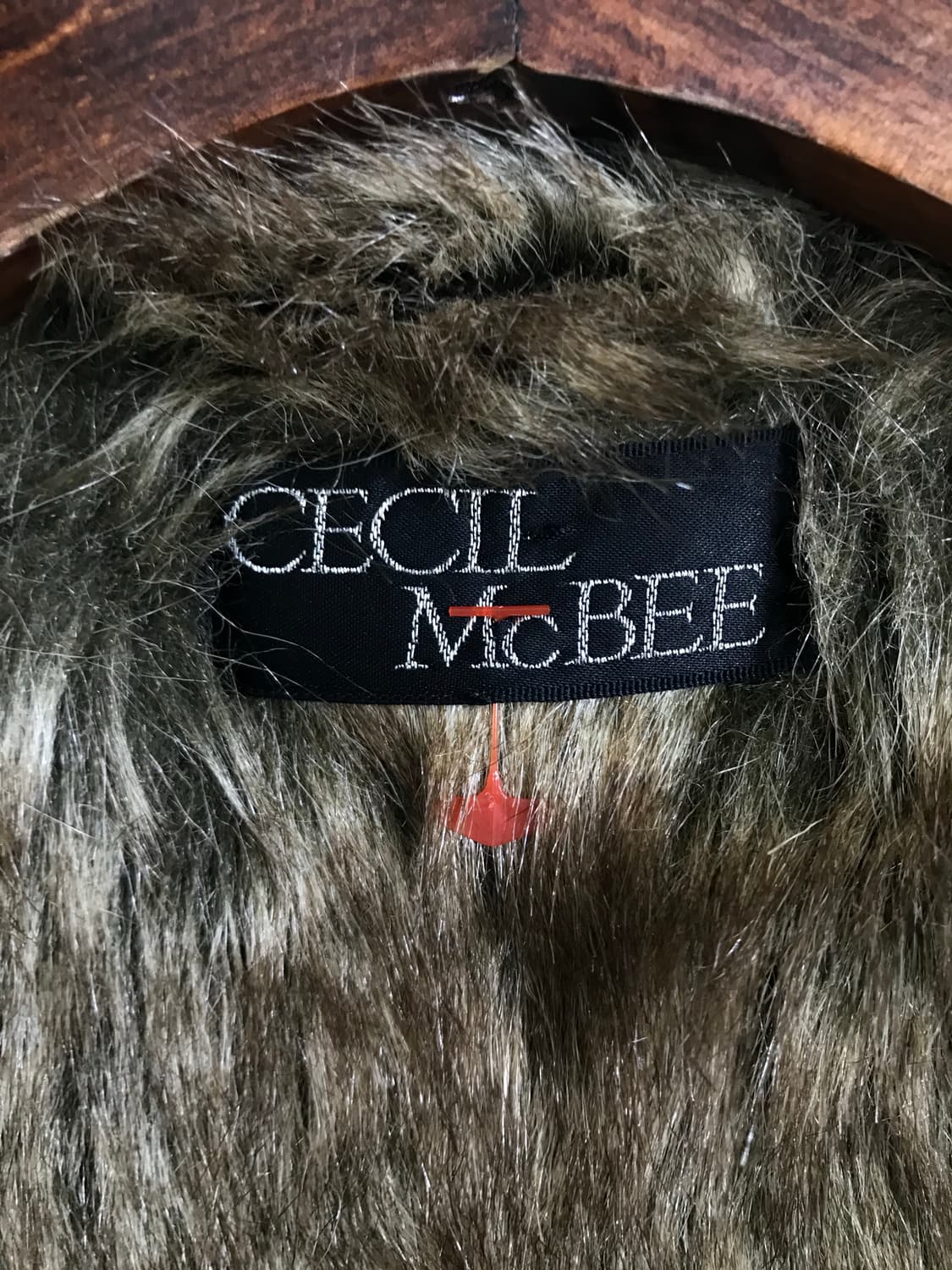 세실맥비 퍼 크롭 니트 집업 상품이미지6