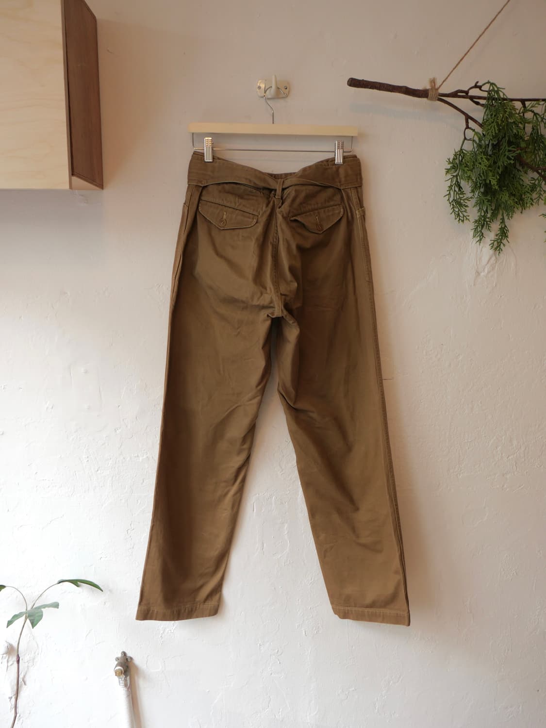 코모리 벨티드 팬츠 상품이미지4