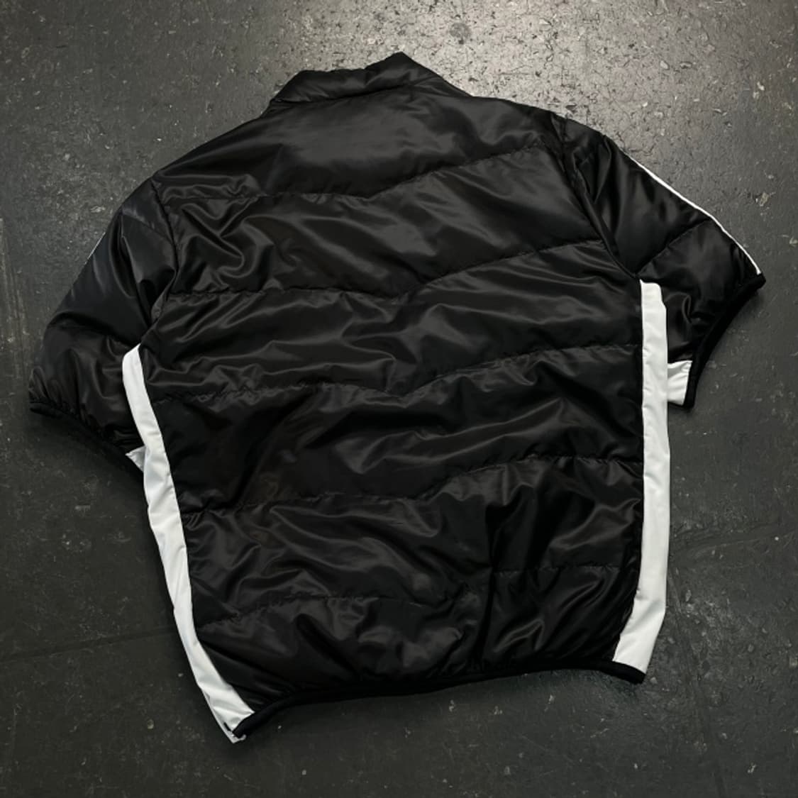 100 아디다스 골프 반팔 구스다운 패딩 상품이미지5