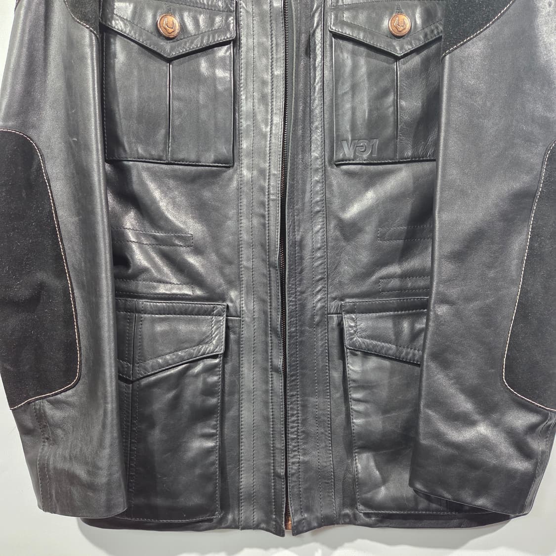 [VGRANTHAN] 빅토리아그랜탐 엘보패치 멀티포켓 레더자켓 상품이미지4