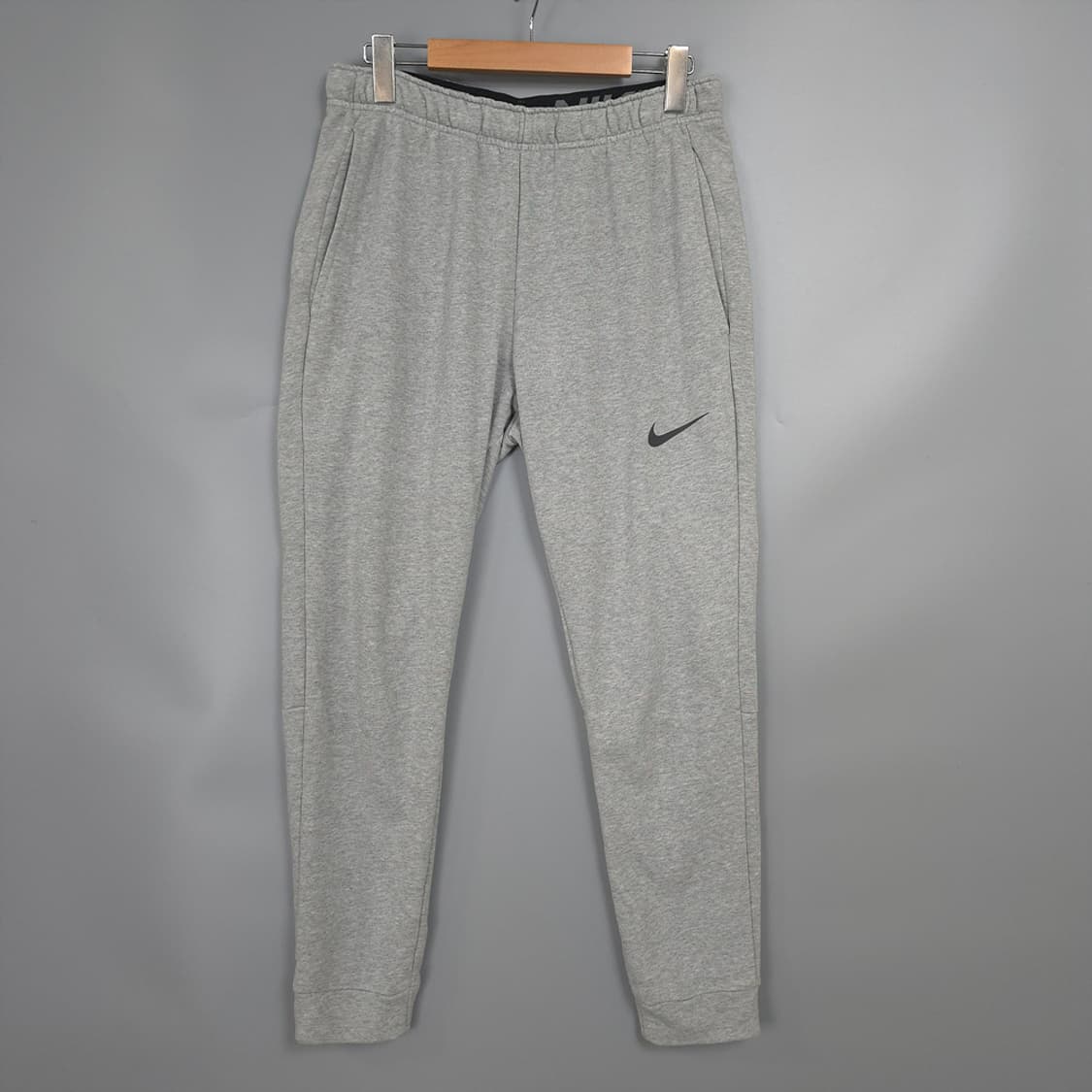 남성용 나이키 NIKE 그레이 스우시 조거팬츠 L(85) 상품이미지1