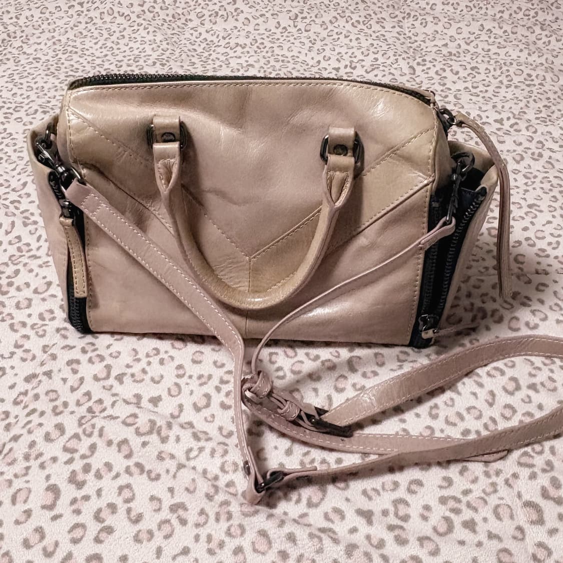 디젤 히메갸루 핑크 스타 지퍼 아카이브 한정 크로스백 도트백 상품이미지3