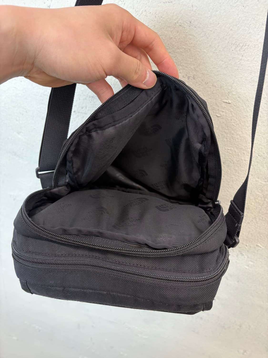 노스페이스 빈티지 스퀘어 크로스백 블랙 상품이미지5