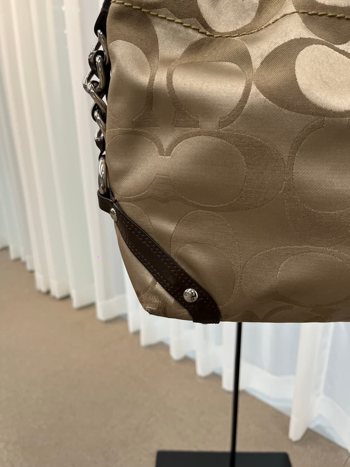 Coach Baggy Square Shoulder Bag 상품이미지7