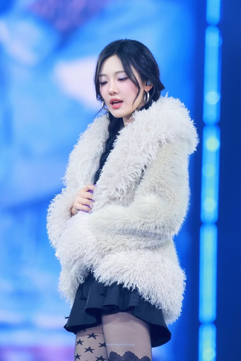 스컬프터 퍼 로브 자켓 Beaded Faux Fur Robe 상품이미지3