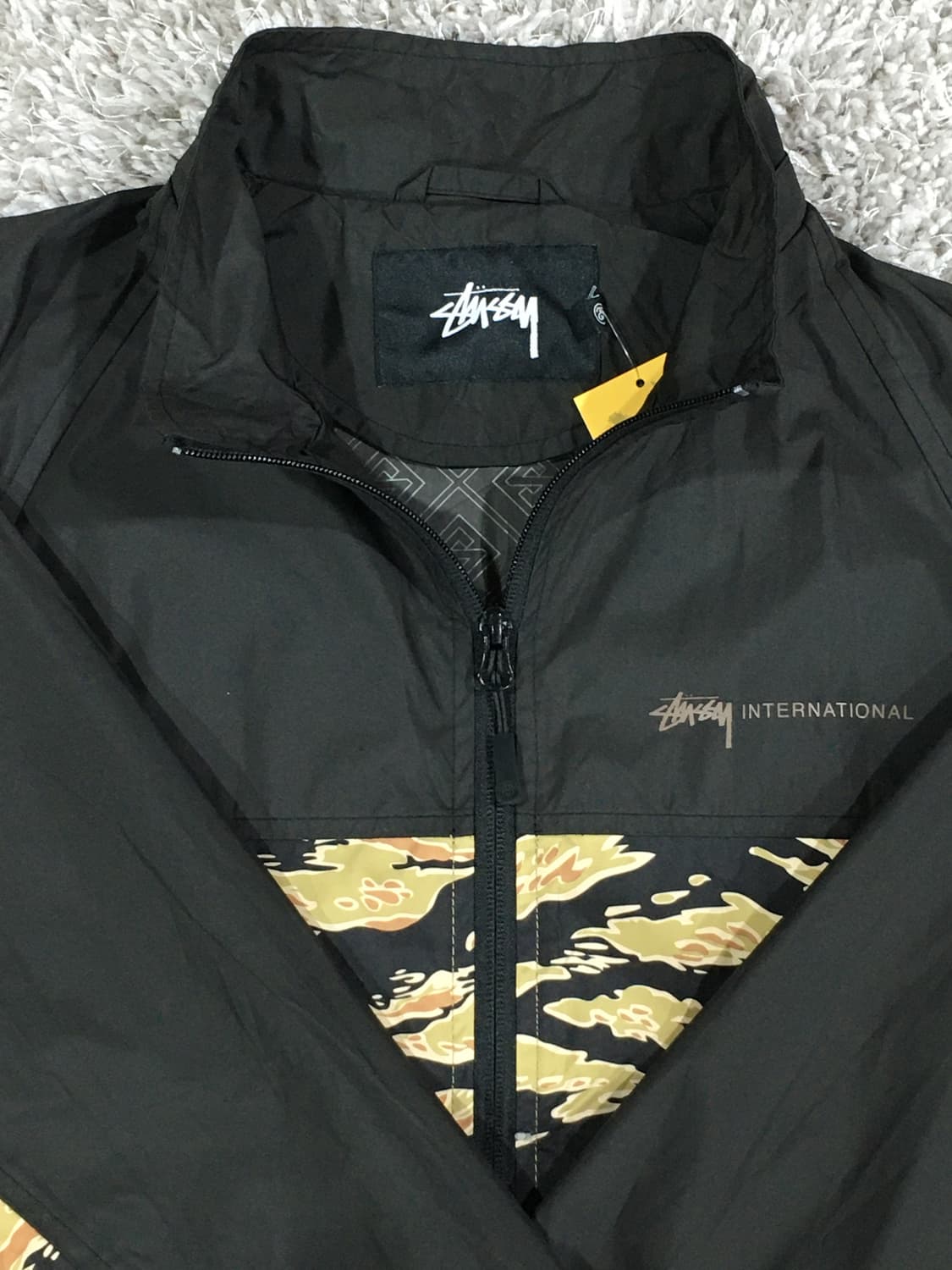 스투시 블랙 카모 바람막이 상품이미지3
