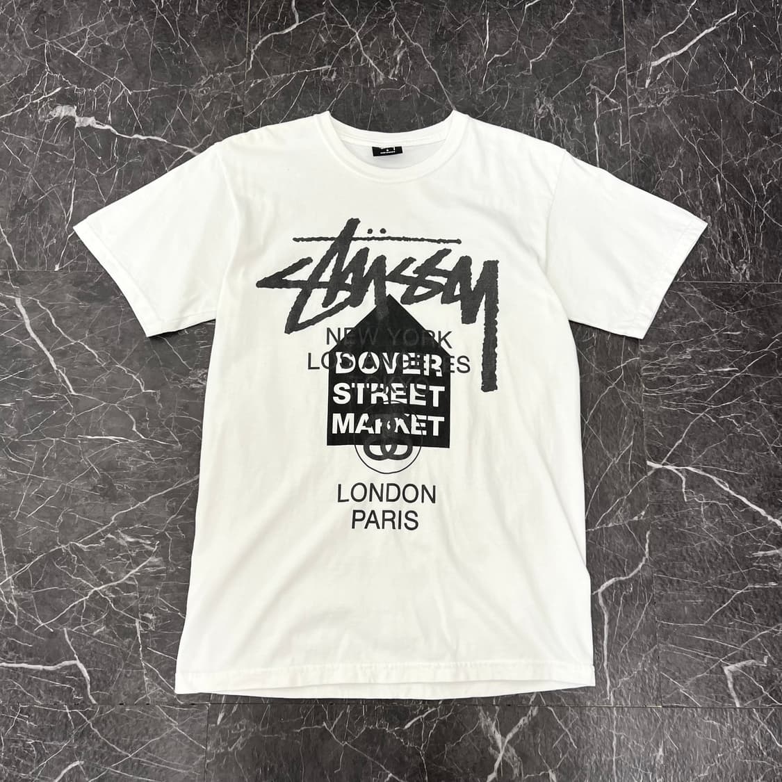 스투시 도버 스트리트 마켓 월드투어 반할 화이트 상품이미지1