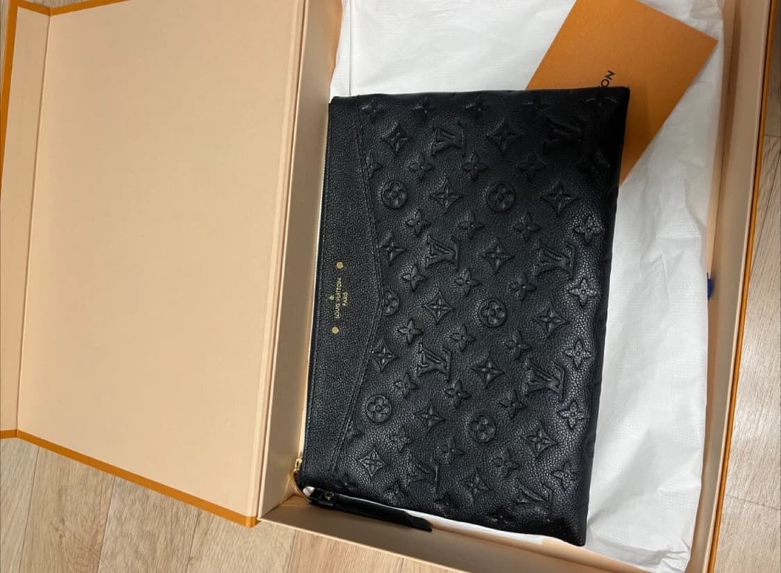 루이비통 앙프렝뜨 클러치 블랙  상품이미지1