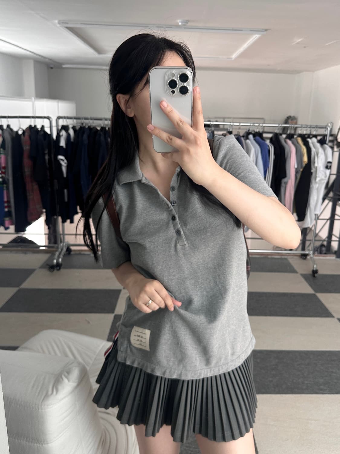 톰브라운 멜란지그레이 백삼선 카라 티셔츠  상품이미지3