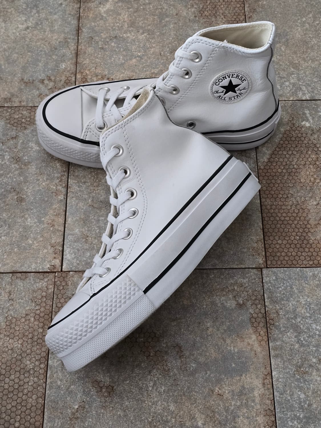 (220)컨버스 척테일러 올스타 리프트 레더 하이 상품이미지3