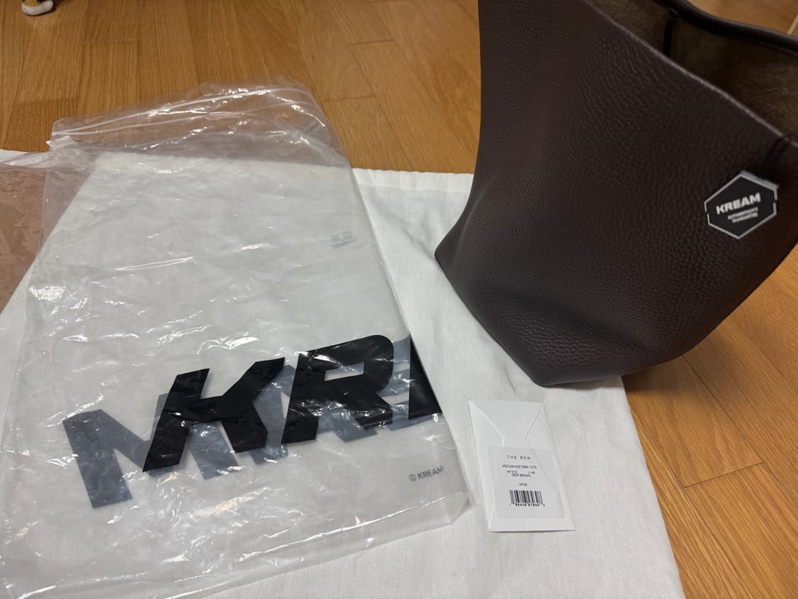 더로우 파크백 딥브라운 미디움 팝니다 상품이미지3