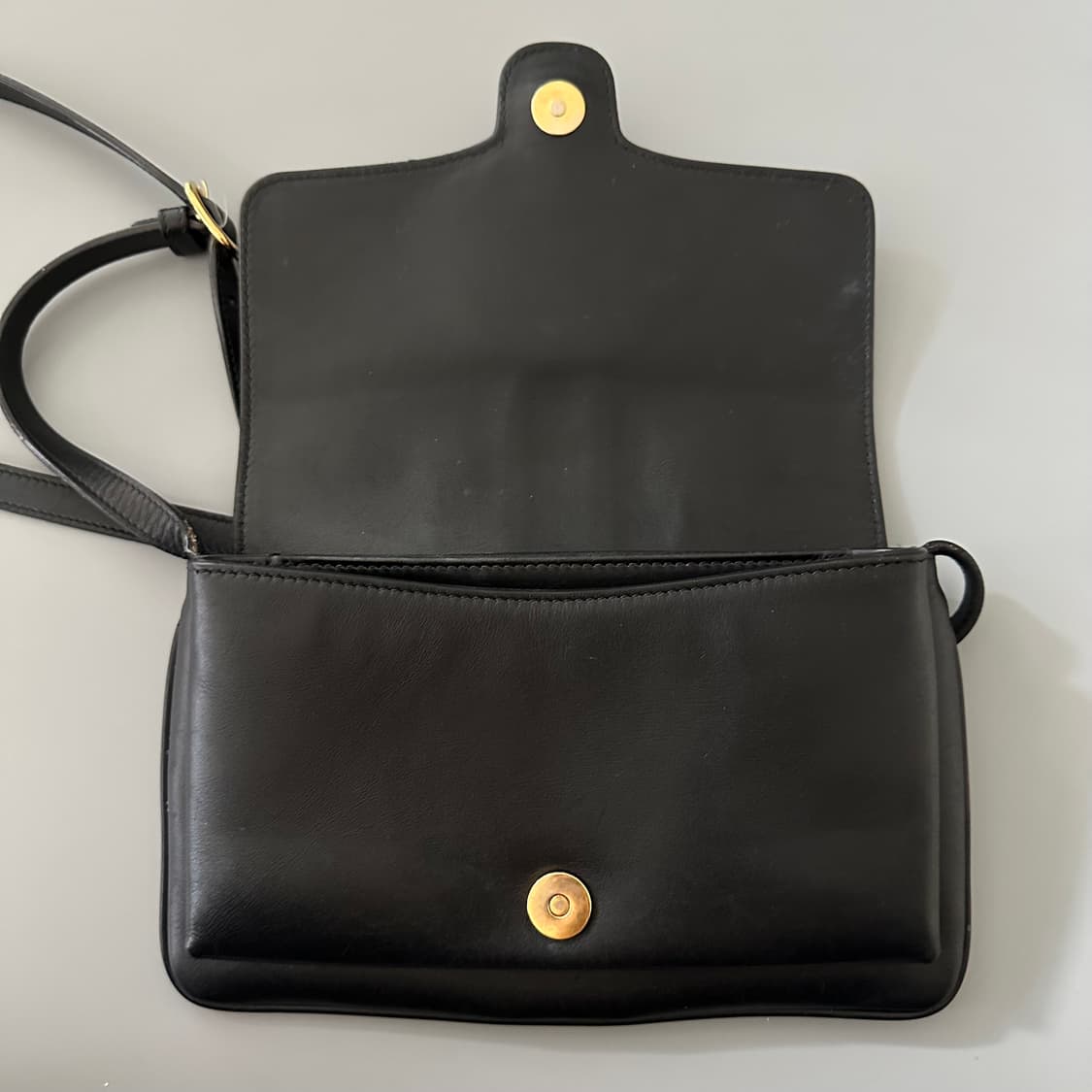 구찌 gucci 로고 마몽트 알리 스몰 숄더백 상품이미지5