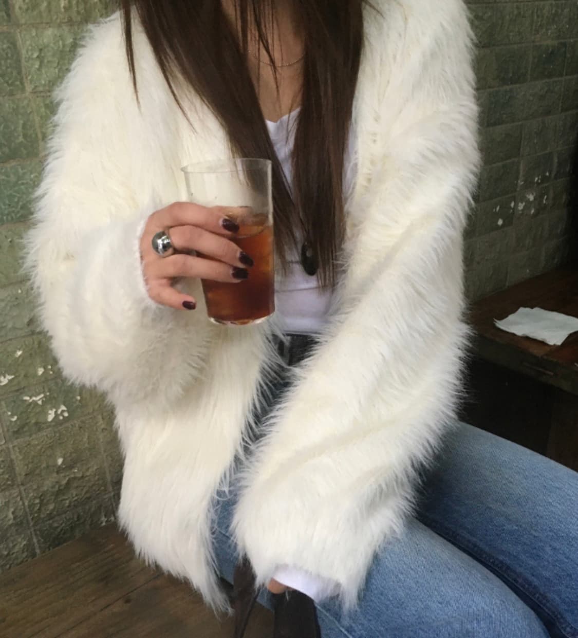 누즈(nuese) 베리 퍼 가디건 - 아이보리 상품이미지1