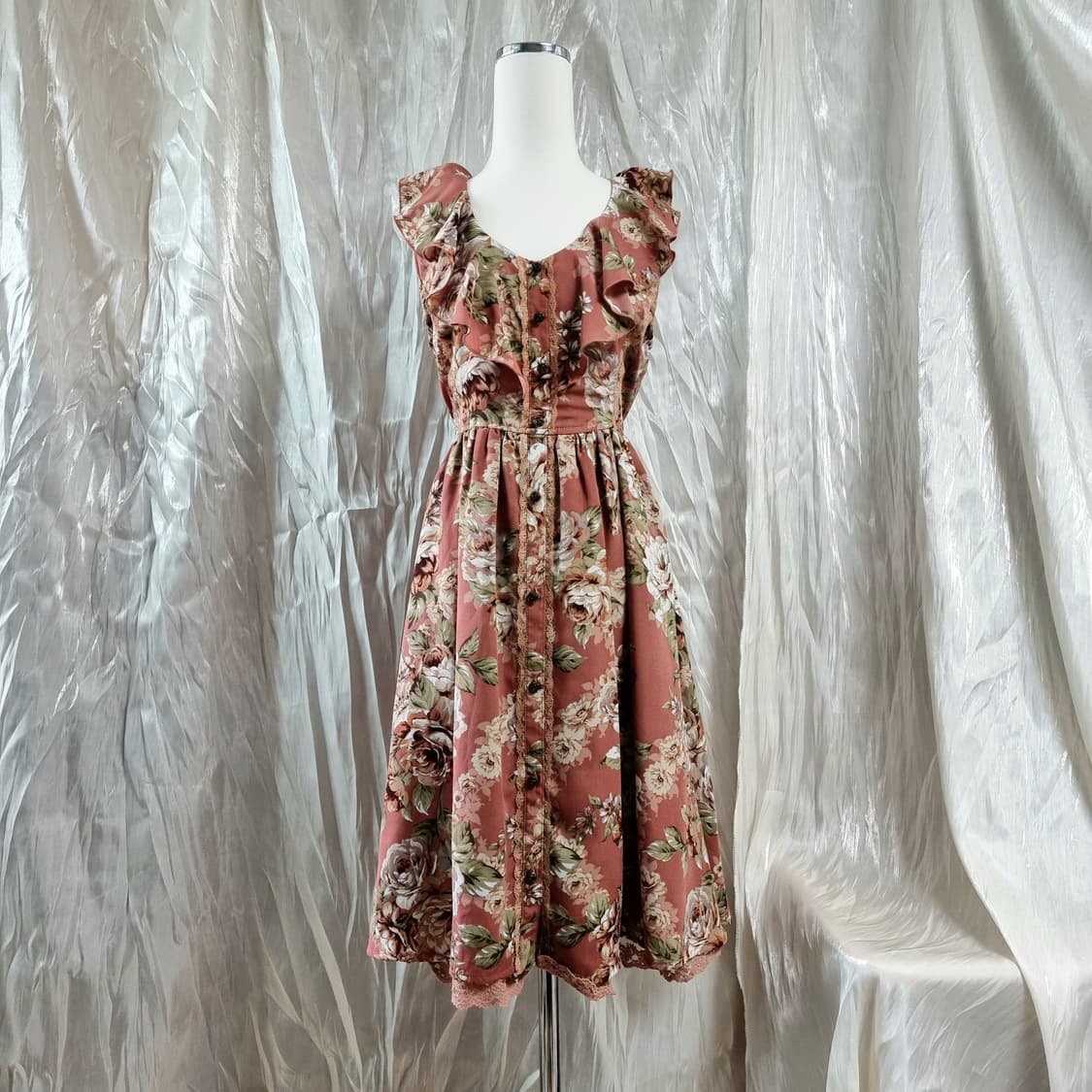 엑시즈팜 원피스 레드브라운 플라워 프릴 미디움 (55) 새상품 상품이미지1