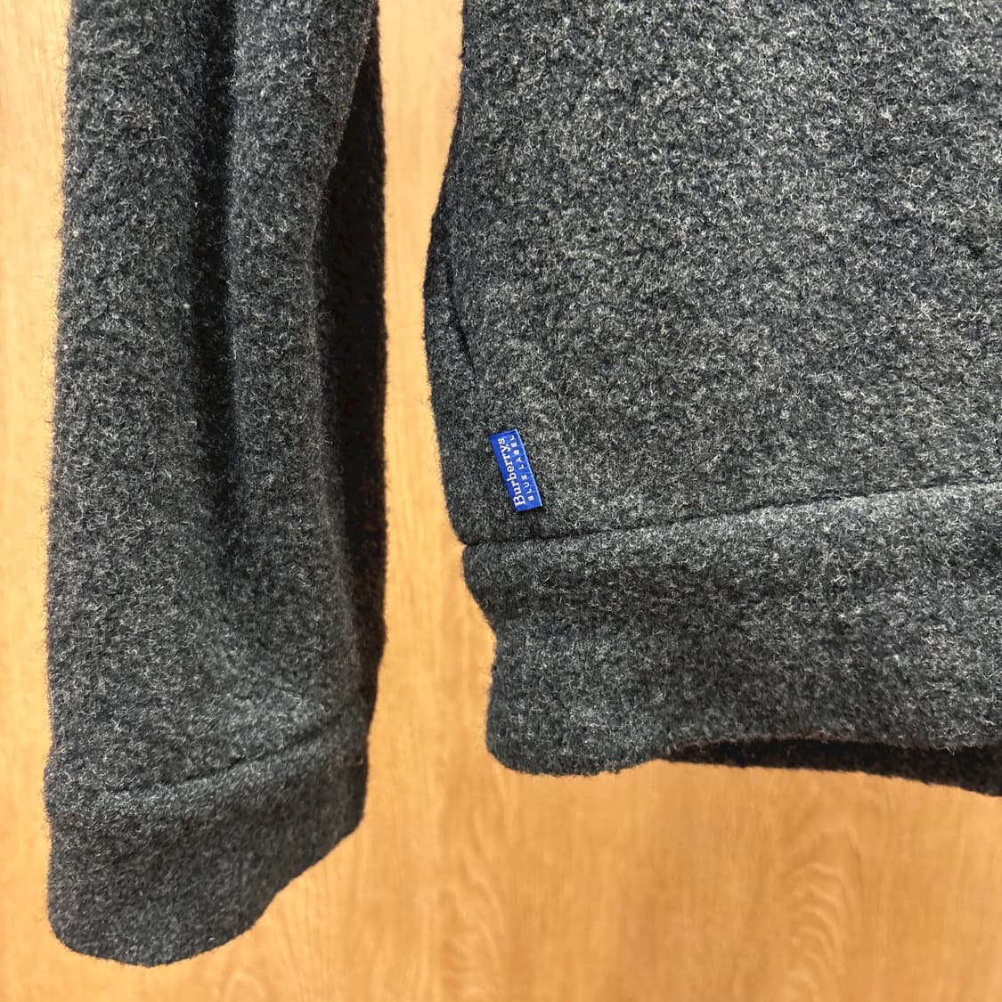 버버리 블루 라벨 후드넥 플리스 집업 로고 탭 디테일 레귤러핏 차콜 상품이미지6