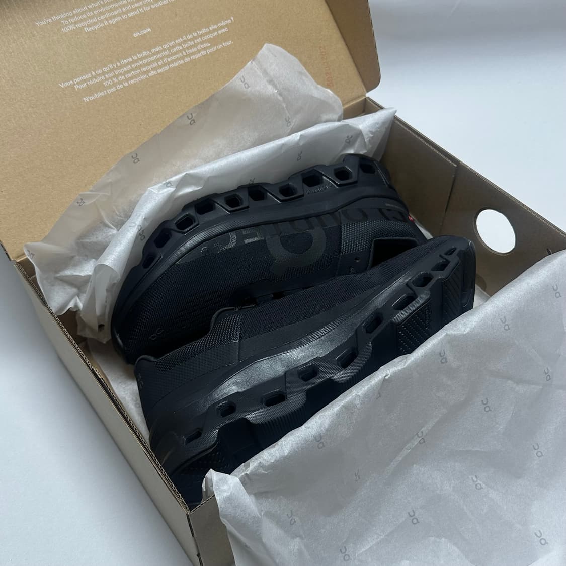 (270)온 러닝 클라우드몬스터 올 블랙 러닝화 새제품 상품이미지5