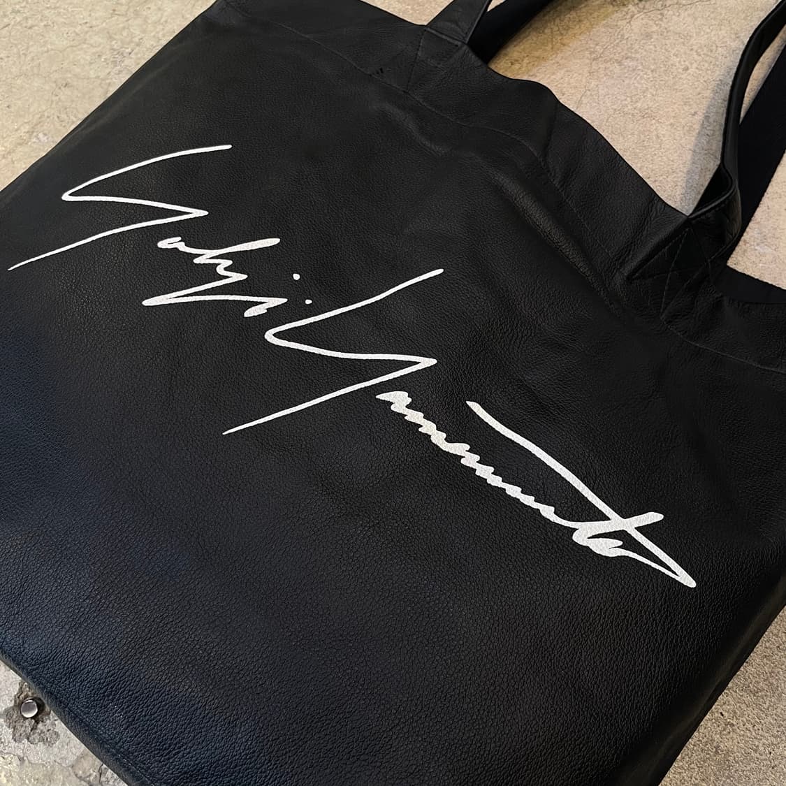  요지야마모토 로고 레더 토트백 상품이미지4