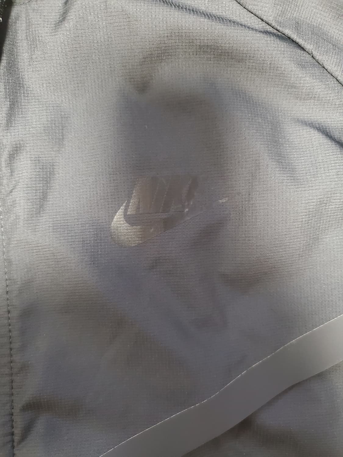 나이키 테크팩 메쉬 러닝 자켓 바람막이 사이즈L

사용감 외에 오염 하자 상품이미지4