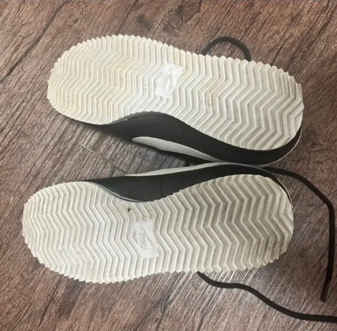 정품나이키 흰검 코르테즈 225 최상급 상품이미지4