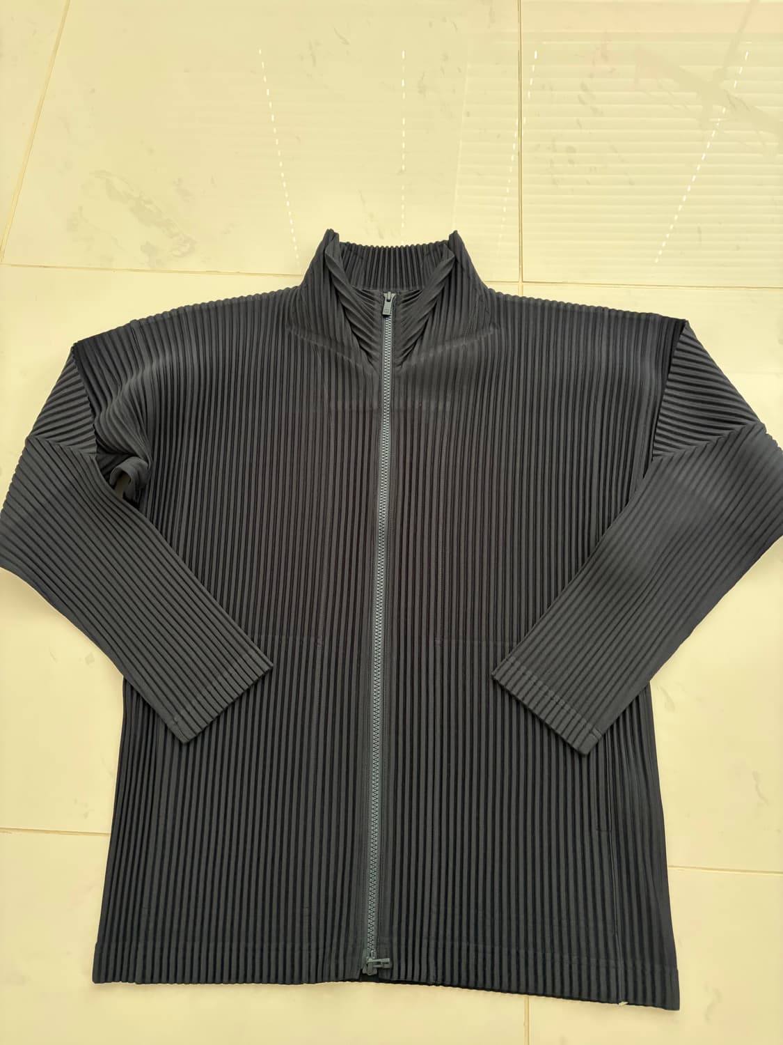 옴므플리세 집업 3사이즈 네이비 상품이미지1