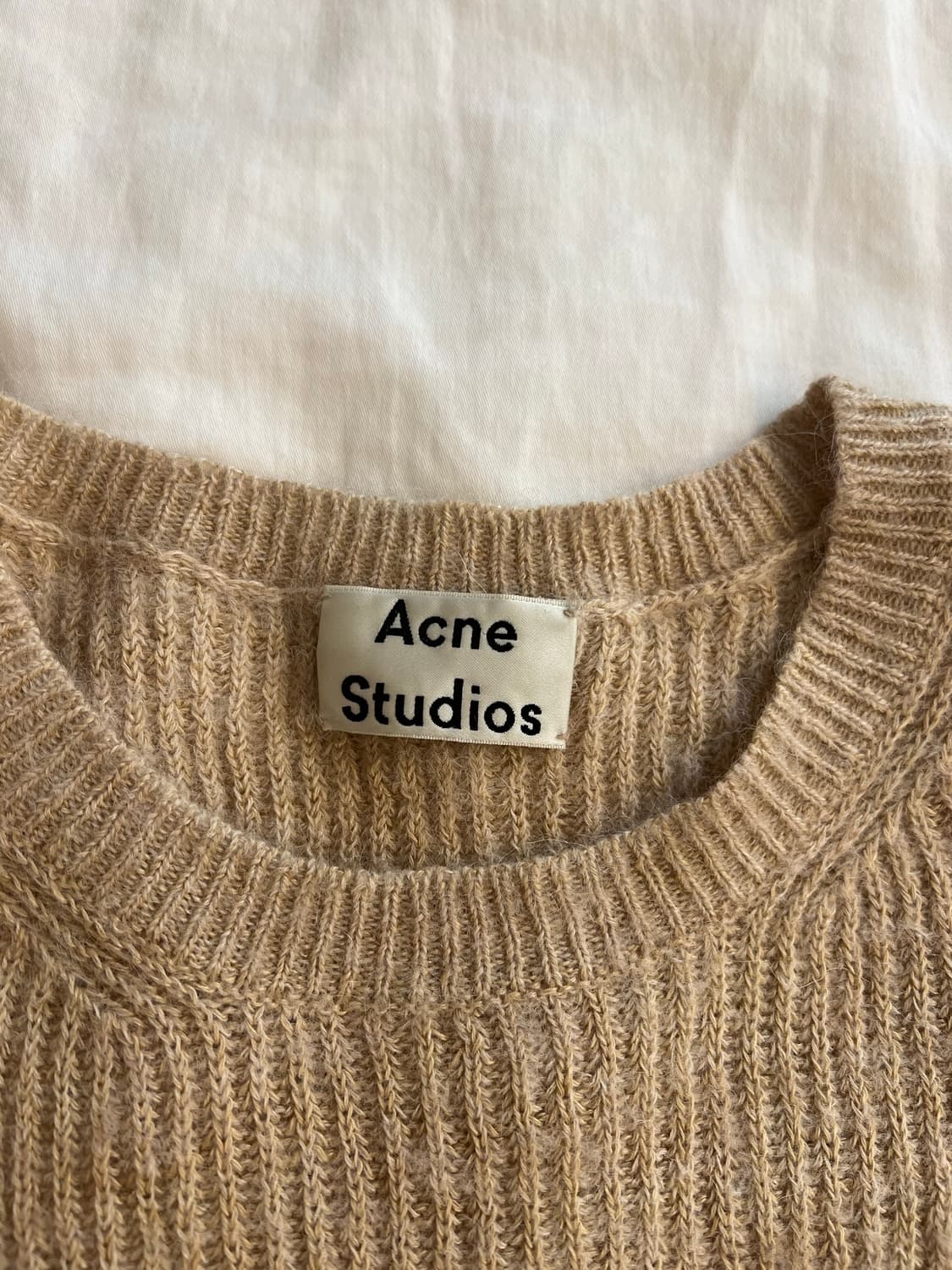 아크네 니트 상품이미지3