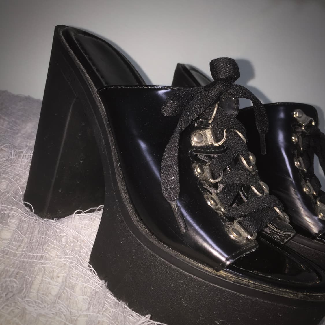 bubbles punk ribbon chunky high heels 상품이미지2