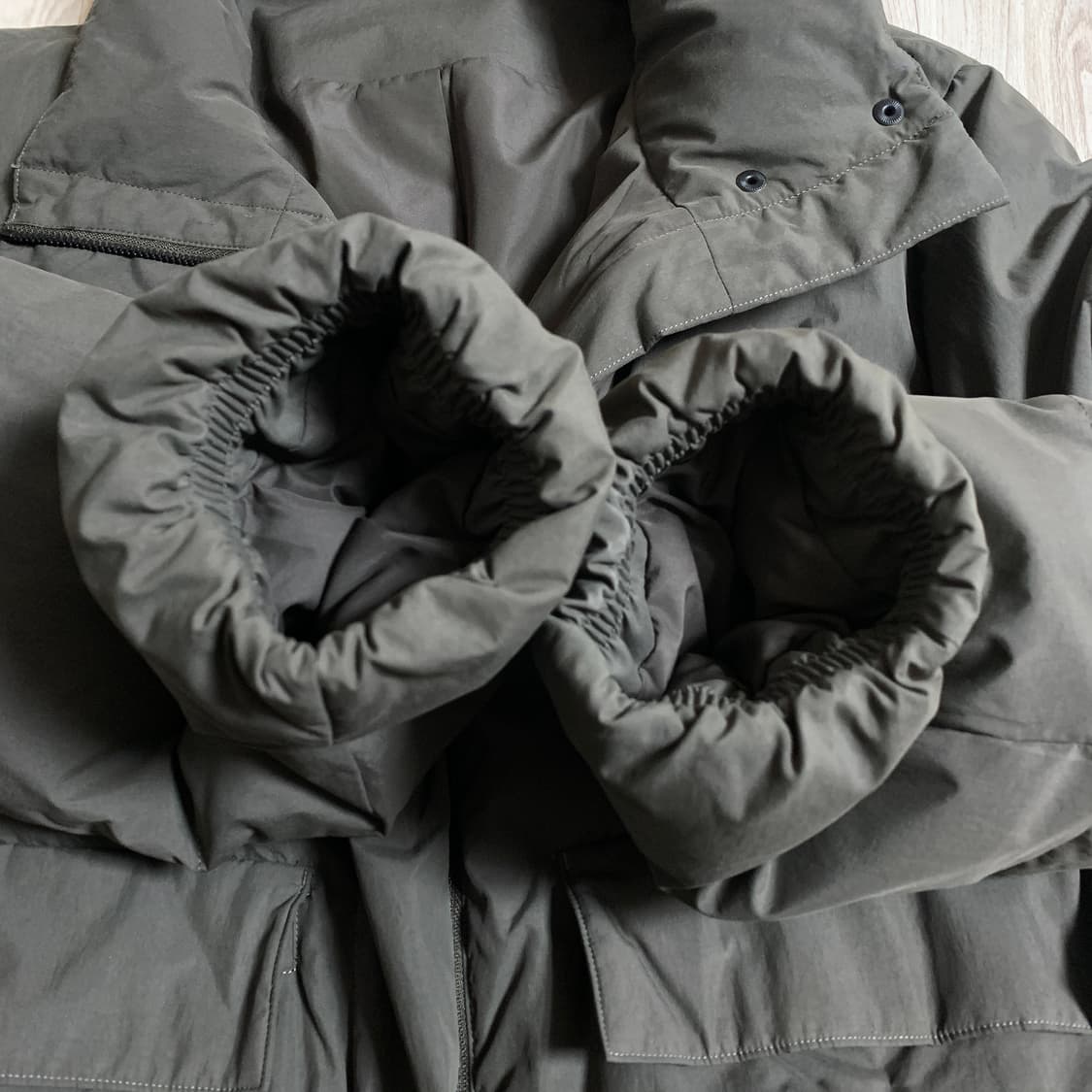 COS 덕다운 숏패딩 숏푸퍼 브라운 40 상품이미지6