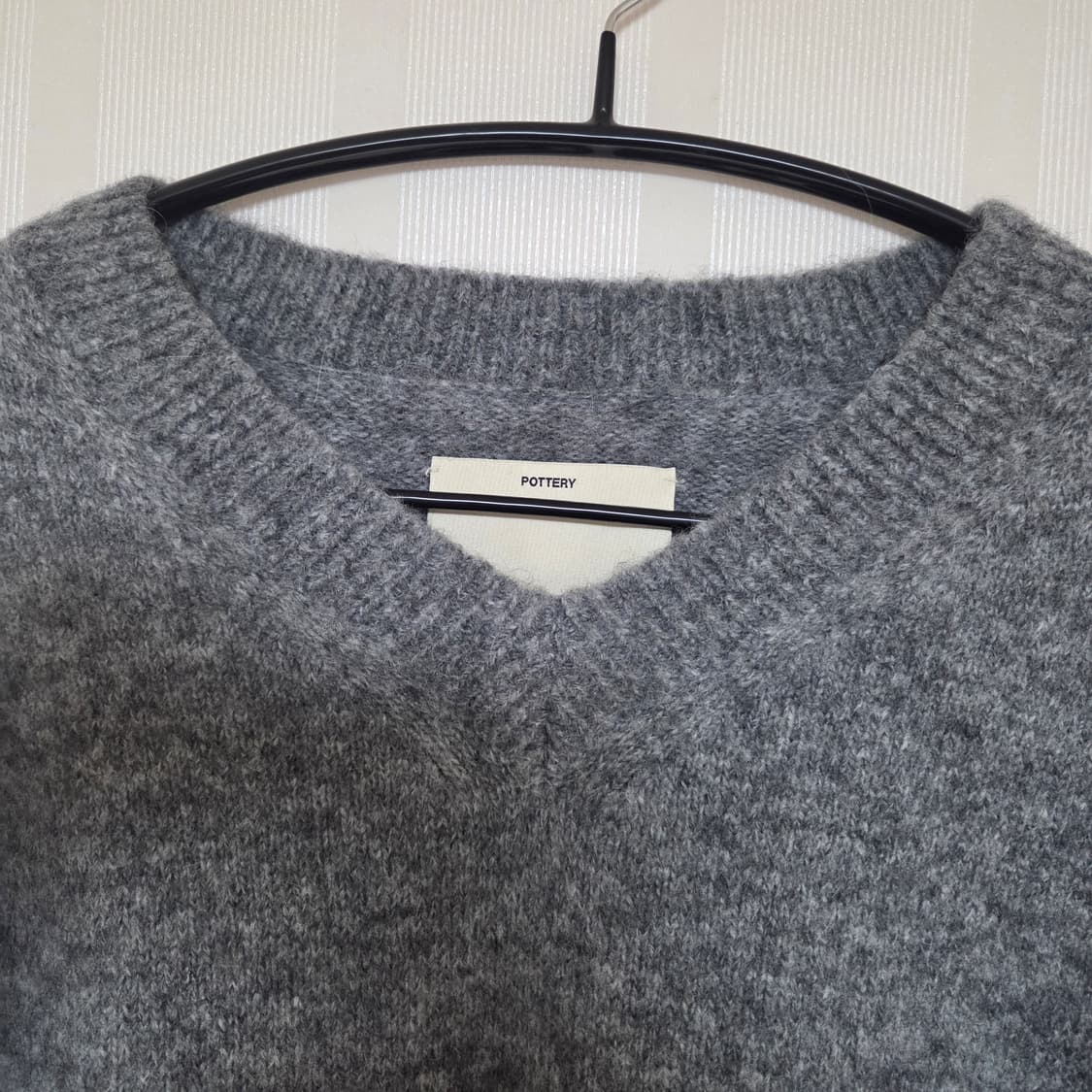 포터리 베이비 알파카 울 브이넥 니트 차콜 그레이2 상품이미지5