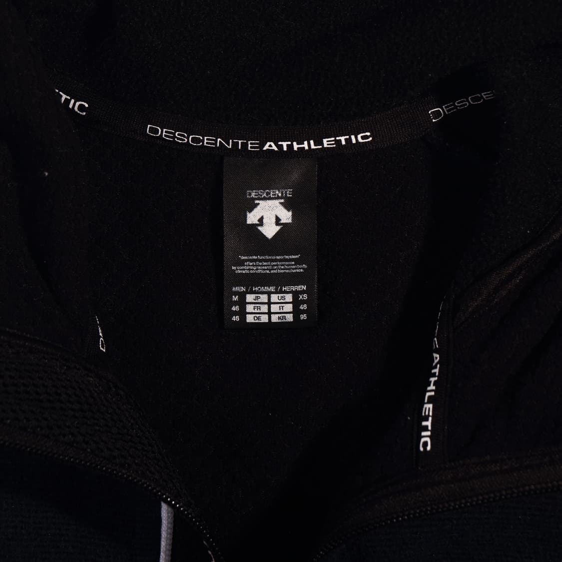 데상트 아웃도어 후드집업자켓 B618 상품이미지2