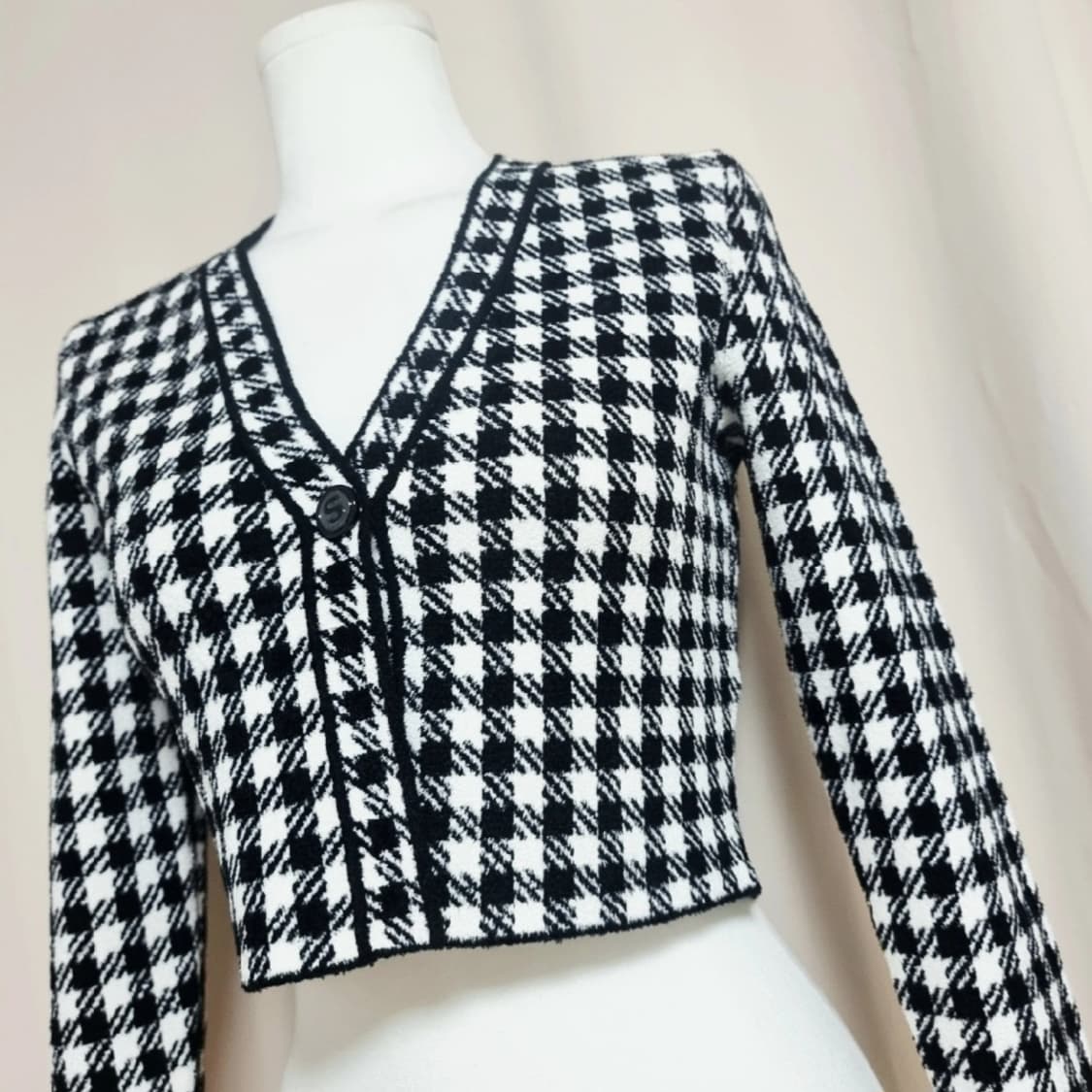 산드로 크롭 니트 가디건 24년템 (55/표기1) 1회착/상태최상 상품이미지8