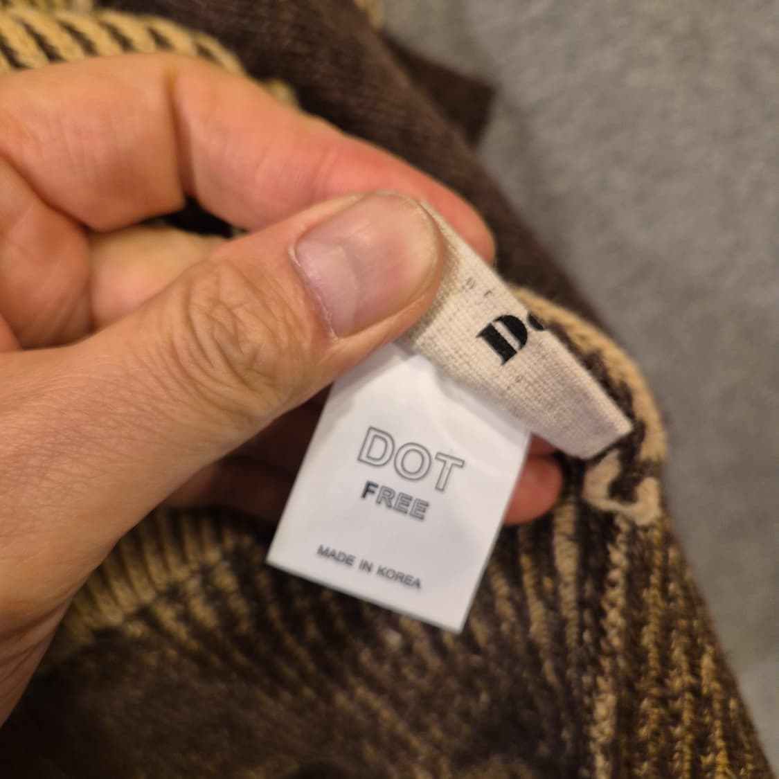 FREE(착샷잇음) 브라운 줄무늬 집업니트  상품이미지5