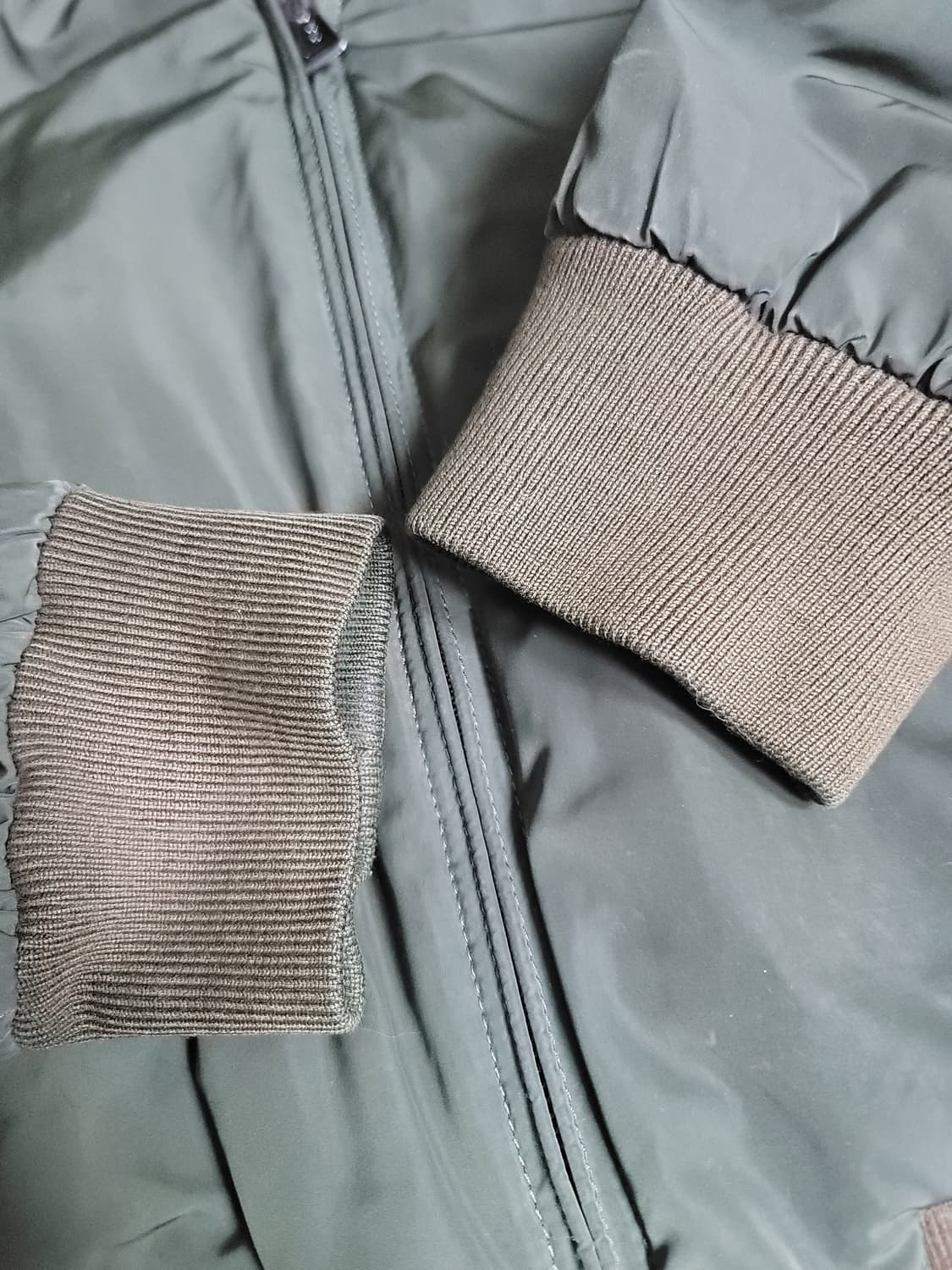 폴로 군청색 자켓 M 표기 100정사이즈 상태굿

남성100정

단추랑  상품이미지5