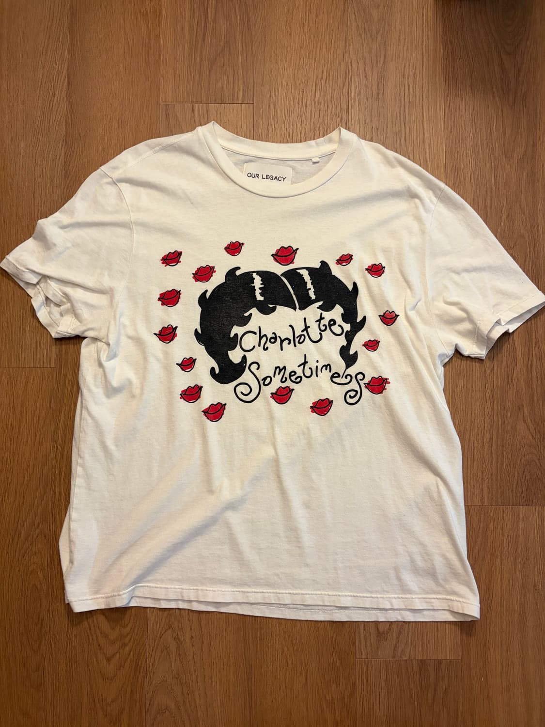 [M] 아워레가시 샬럿 키스티셔츠 상품이미지1