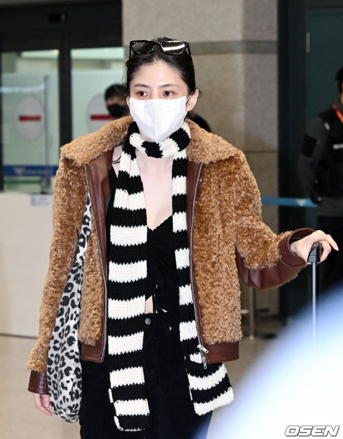 더오픈프로덕트 퍼자켓 무스탕  상품이미지2